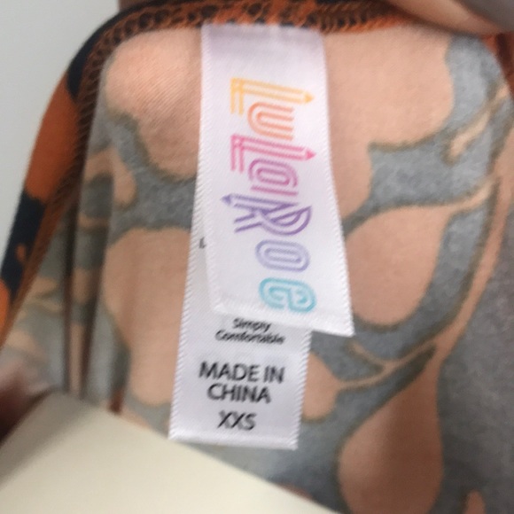 LulaRoe Classic Tee - Picture 4 of 4